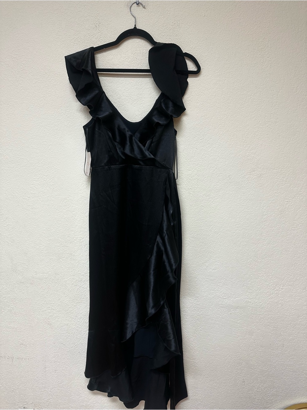 Birdy Grey NWT James Black Ruffle Wrap Midi Dress size M